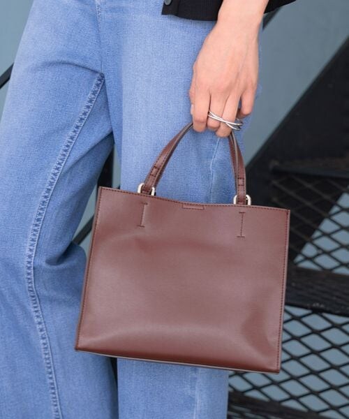 LEPSIM（レプシィム）の「フェイクレザー3WAYバッグ（バッグ・アイボリー08/ブラック09/グレージュ51/ライトブラウン57・ONE SIZE）」の4枚目の写真