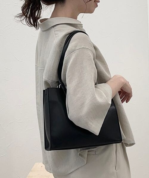 LEPSIM（レプシィム）の「フェイクレザー3WAYバッグ（バッグ・アイボリー08/ブラック09/グレージュ51/ライトブラウン57・ONE SIZE）」の18枚目の写真