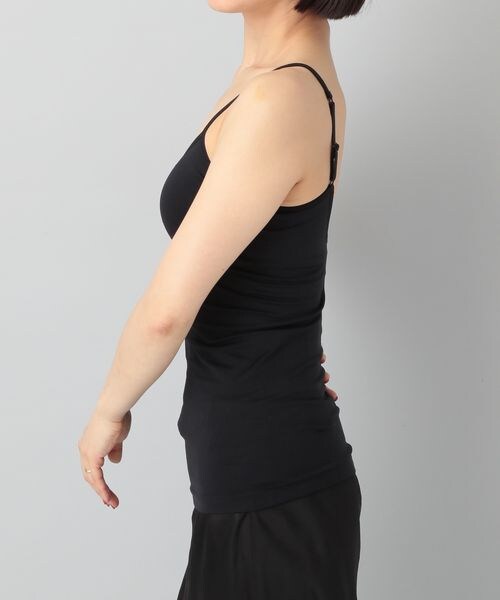 A part by(アパートバイ)の「cohan(コハン)シームレスブラキャミソール(アンダーウェア・レディース・ブラック 09/モカ 54・Sサイズ/Mサイズ)」の4枚目の写真