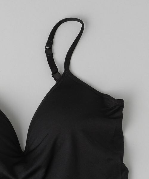 A part by(アパートバイ)の「cohan(コハン)シームレスブラキャミソール(アンダーウェア・レディース・ブラック 09/モカ 54・Sサイズ/Mサイズ)」の11枚目の写真