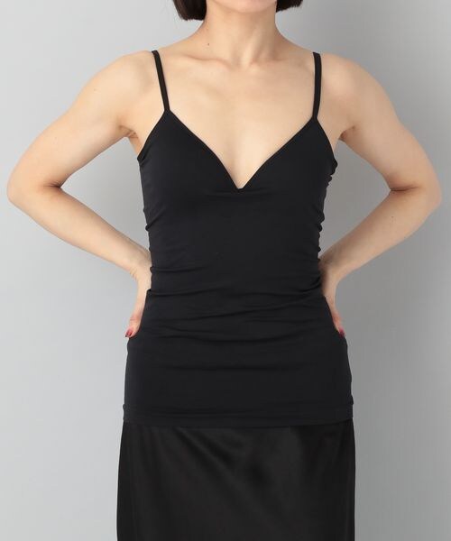 A part by(アパートバイ)の「cohan(コハン)シームレスブラキャミソール(アンダーウェア・レディース・ブラック 09/モカ 54・Sサイズ/Mサイズ)」の3枚目の写真