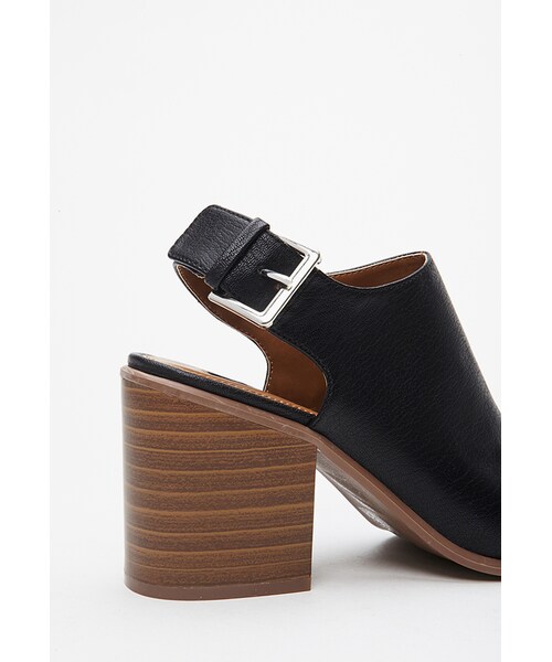 FOREVER 21（フォーエバー トゥエンティーワン）の「FOREVER 21 Buckled Peep-Toe Heels（サンダル・レディース・White/Black/Tan・10/7.5/8.5/7/6.5/5.5/9/8/6）」の6枚目の写真