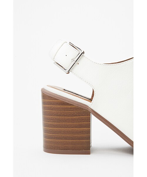 FOREVER 21（フォーエバー トゥエンティーワン）の「FOREVER 21 Buckled Peep-Toe Heels（サンダル・レディース・White/Black/Tan・10/7.5/8.5/7/6.5/5.5/9/8/6）」の5枚目の写真