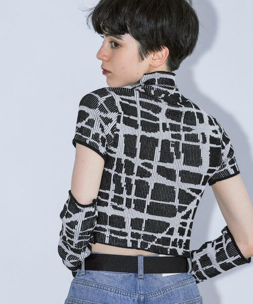 PAGEBOY（ページボーイ）の「2WAYスリーブリブTOPS（トップス・ホワイト系01/ブラック系08/ブラック09・F）」の6枚目の写真