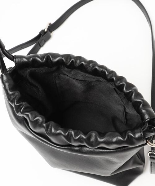 PAGEBOY(ページボーイ)の「アソートミニショルダー(バッグ・ブラック09/スパンコール10/シルバースパンコール12・F)」の16枚目の写真