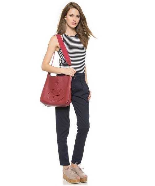 HERMES(エルメス)の「What Goes Around Comes Around Hermes Evelyne II Bag(ショルダーバッグ・レディース・Red・One Size)」の5枚目の写真