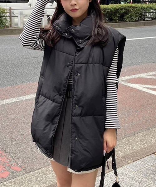 one after another NICE CLAUP（ワンアフターアナザーナイスクラップ）の「エコダウンベスト（ダウンベスト・レディース・アイボリー/ブラック・0）」の2枚目の写真