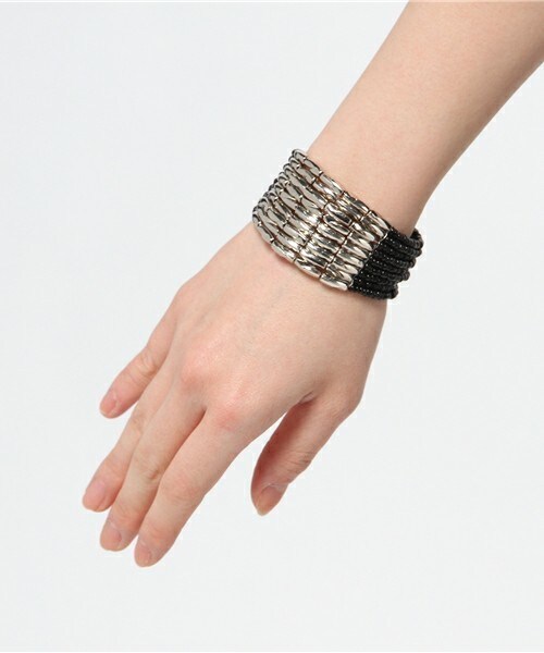HELIOPOLE(エリオポール)の「PAS DE PROBLEME 9連ビーズバングル(バングル/リストバンド・レディース・ホワイト/ブラック/グレー/シルバー/ゴールド・FREE)」の7枚目の写真