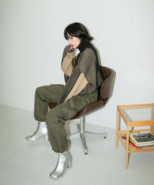 KBF（ケイビーエフ）の「レイヤードハーフZIPニット（トップス・レディース・IVO×BLUE/BLACK/GRAY×ORG・one）」の9枚目の写真