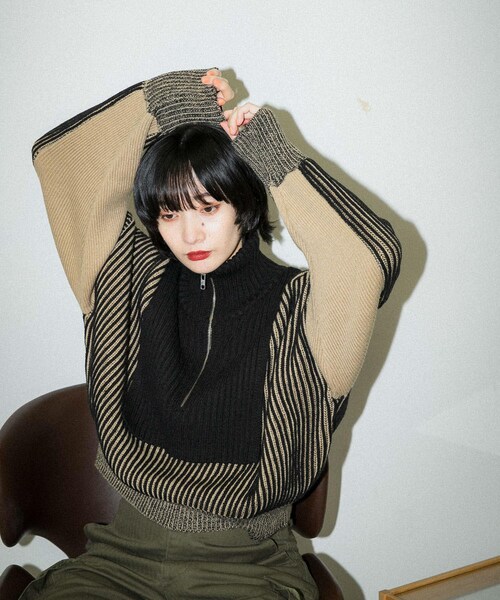 KBF（ケイビーエフ）の「レイヤードハーフZIPニット（トップス・レディース・IVO×BLUE/BLACK/GRAY×ORG・one）」の7枚目の写真