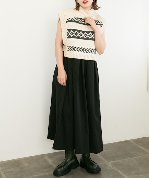 KBF（ケイビーエフ）の「キーネックBIGプリーツジャンパースカート（ワンピース/ドレス・レディース・BEIGE/BLACK/CHARCOAL・36/38）」の13枚目の写真