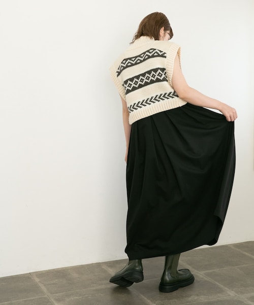 KBF（ケイビーエフ）の「キーネックBIGプリーツジャンパースカート（ワンピース/ドレス・レディース・BEIGE/BLACK/CHARCOAL・36/38）」の18枚目の写真