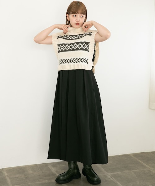 KBF（ケイビーエフ）の「キーネックBIGプリーツジャンパースカート（ワンピース/ドレス・レディース・BEIGE/BLACK/CHARCOAL・36/38）」の16枚目の写真