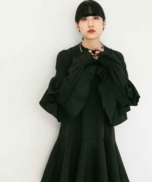 KBF（ケイビーエフ）の「フリルスリーブミニワンピース（ワンピース/ドレス・レディース・BLACK/BEIGE/KHAKI・one）」の2枚目の写真