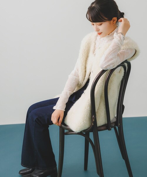 HEYUMM（ヘユム）の「HEYUMM フロッキーハイネックシアートップ（トップス・レディース・OFF WHITE/BLACK/BEIGE・one）」の11枚目の写真