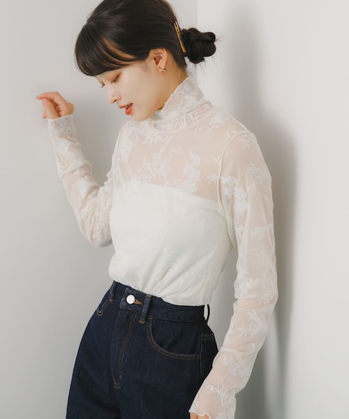 HEYUMM（ヘユム）の「HEYUMM フロッキーハイネックシアートップ（トップス・レディース・OFF WHITE/BLACK/BEIGE・one）」の2枚目の写真