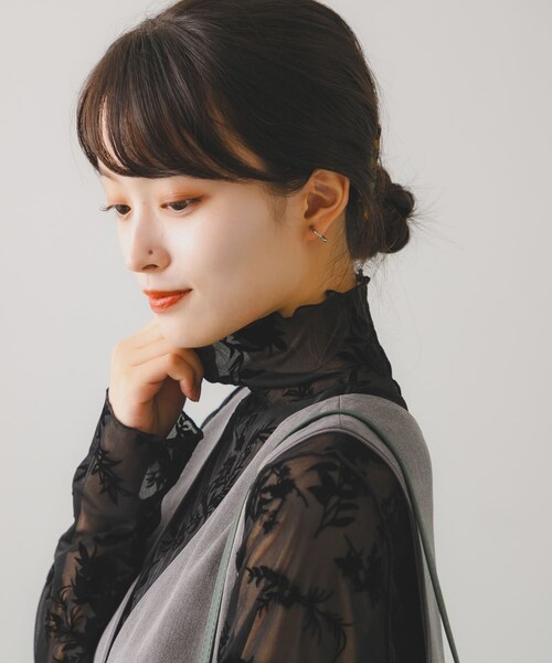 HEYUMM（ヘユム）の「HEYUMM フロッキーハイネックシアートップ（トップス・レディース・OFF WHITE/BLACK/BEIGE・one）」の19枚目の写真