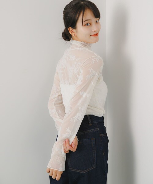 HEYUMM（ヘユム）の「HEYUMM フロッキーハイネックシアートップ（トップス・レディース・OFF WHITE/BLACK/BEIGE・one）」の6枚目の写真