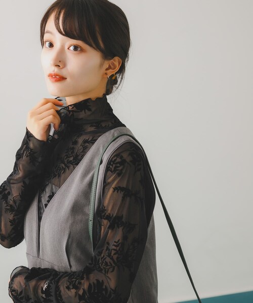 HEYUMM（ヘユム）の「HEYUMM フロッキーハイネックシアートップ（トップス・レディース・OFF WHITE/BLACK/BEIGE・one）」の18枚目の写真