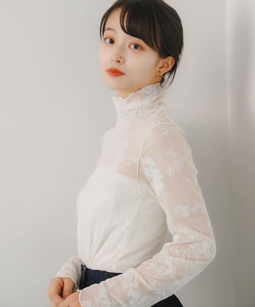 HEYUMM（ヘユム）の「HEYUMM フロッキーハイネックシアートップ（トップス・レディース・OFF WHITE/BLACK/BEIGE・one）」の3枚目の写真