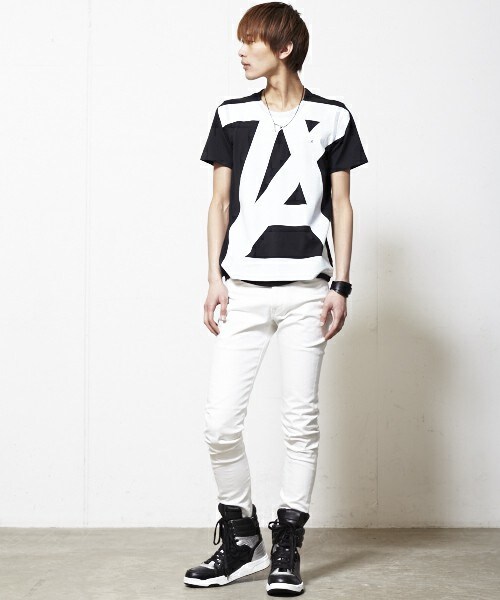 ANREALAGE(アンリアレイジ)の「ANREALAGE big logo TEE(Tシャツ/カットソー・メンズ・ホワイト/ブラック・46/48)」の12枚目の写真