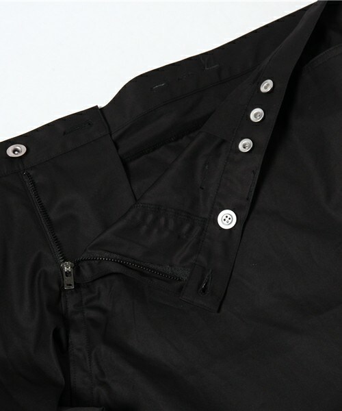 ANREALAGE（アンリアレイジ）の「ANREALAGE　wide short chino pants（チノパンツ・メンズ・ホワイト/ブラック・46/48）」の11枚目の写真