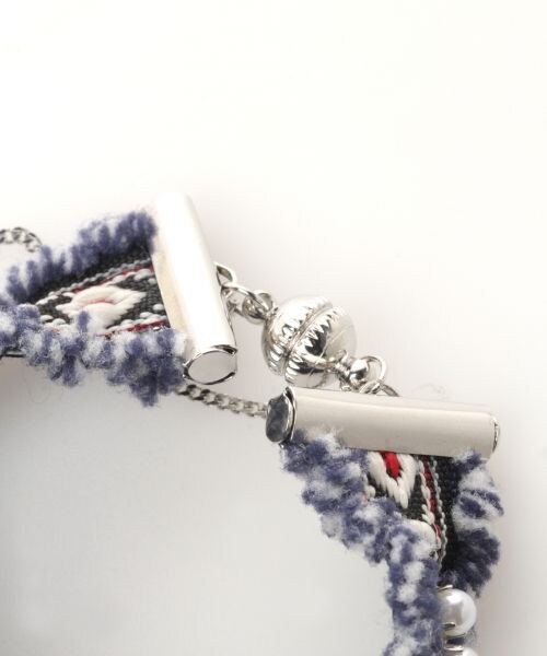 JEANASIS（ジーナシス）の「チロリアンパールブレスレット（アクセサリー・レディース・レッド系/ブルー系・FREE）」の3枚目の写真