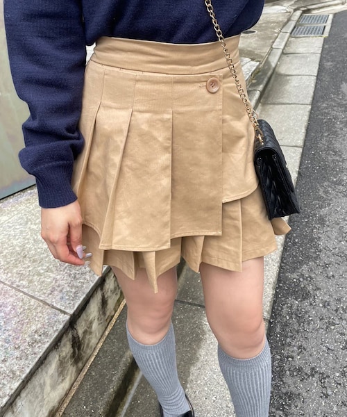 one after another NICE CLAUP(ワンアフターアナザーナイスクラップ)の「アシンメトリープリーツスカート(スカート・レディース・ベージュ/モカ/チェック・0)」の1枚目の写真