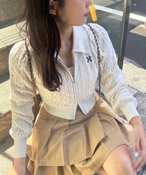 one after another NICE CLAUP(ワンアフターアナザーナイスクラップ)の「ジップアップ刺しゅうケーブルニット(ニット/セーター・レディース・オフホワイト/ピンク/サックスブルー/グレー/ネイビー・0)」の1枚目の写真