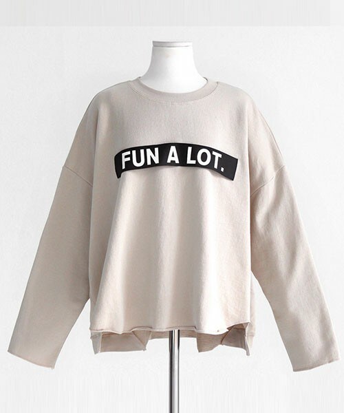 DHOLIC（ディーホリック）の「FUN A LOT.ロゴテープスウェットトップス（スウェット・レディース・ブルー/ホワイトアイボリー/ベージュ/ブラック・free）」の4枚目の写真