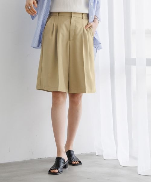 LEPSIM（レプシィム）の「タックハーフパンツ（パンツ・オフホワイト05/ブラック09/ベージュ52・FREE SIZE）」の2枚目の写真