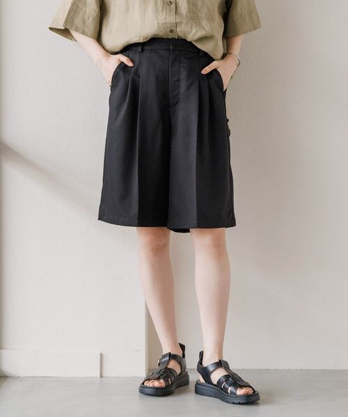 LEPSIM（レプシィム）の「タックハーフパンツ（パンツ・オフホワイト05/ブラック09/ベージュ52・FREE SIZE）」の7枚目の写真