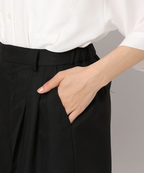 LEPSIM（レプシィム）の「タックハーフパンツ（パンツ・オフホワイト05/ブラック09/ベージュ52・FREE SIZE）」の17枚目の写真