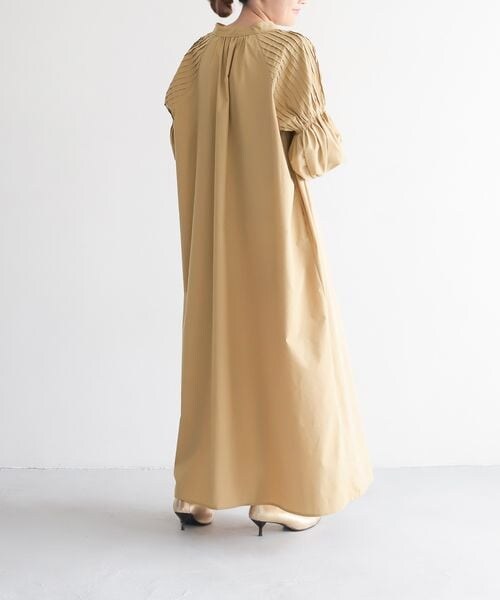 LEPSIM（レプシィム）の「袖シャーリングワンピース（ワンピース/ドレス・レディース・ブラック09/ベージュ52/グリーン75・FREE SIZE）」の10枚目の写真