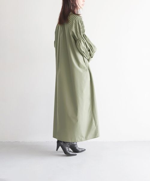 LEPSIM（レプシィム）の「袖シャーリングワンピース（ワンピース/ドレス・レディース・ブラック09/ベージュ52/グリーン75・FREE SIZE）」の16枚目の写真