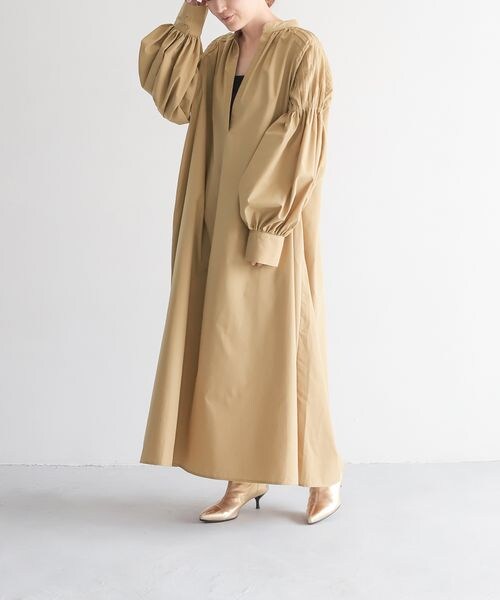 LEPSIM（レプシィム）の「袖シャーリングワンピース（ワンピース/ドレス・レディース・ブラック09/ベージュ52/グリーン75・FREE SIZE）」の12枚目の写真