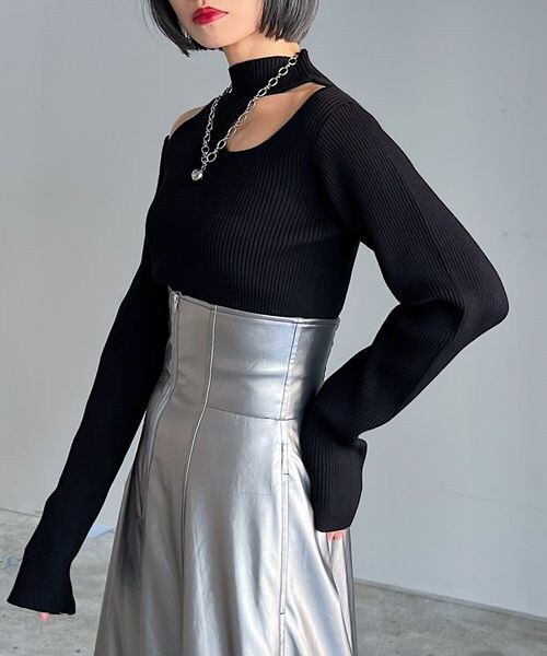 PAGEBOY(ページボーイ)の「ピッタミニカットアウトTOPS(トップス・オフホワイト05/ブラック09/ブルー85・F)」の14枚目の写真