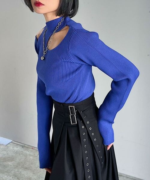 PAGEBOY(ページボーイ)の「ピッタミニカットアウトTOPS(トップス・オフホワイト05/ブラック09/ブルー85・F)」の3枚目の写真