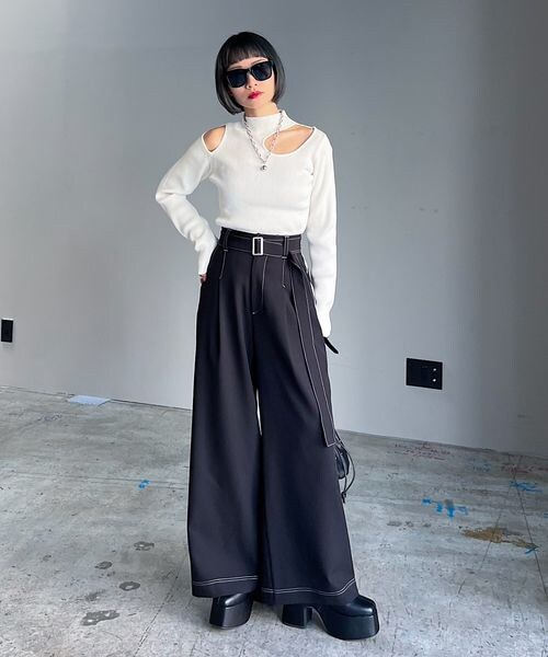 PAGEBOY(ページボーイ)の「ピッタミニカットアウトTOPS(トップス・オフホワイト05/ブラック09/ブルー85・F)」の10枚目の写真