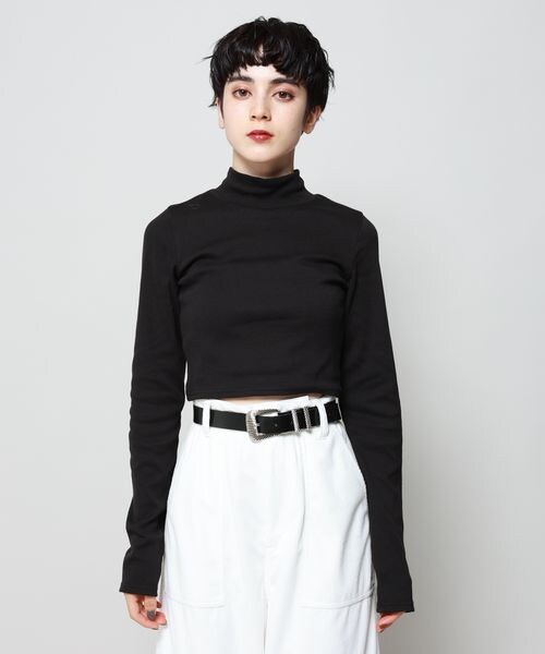 PAGEBOY(ページボーイ)の「ハイネックショートテレコ(トップス・ボーダー01/オフホワイト05/ブラック09/チャコール18・F)」の15枚目の写真