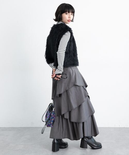 PAGEBOY(ページボーイ)の「ハイネックショートテレコ(トップス・ボーダー01/オフホワイト05/ブラック09/チャコール18・F)」の7枚目の写真