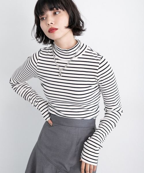 PAGEBOY(ページボーイ)の「ハイネックショートテレコ(トップス・ボーダー01/オフホワイト05/ブラック09/チャコール18・F)」の5枚目の写真