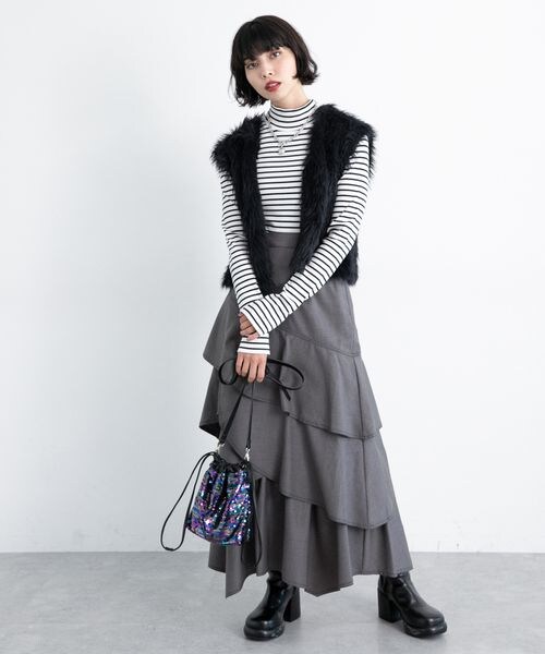 PAGEBOY(ページボーイ)の「ハイネックショートテレコ(トップス・ボーダー01/オフホワイト05/ブラック09/チャコール18・F)」の6枚目の写真