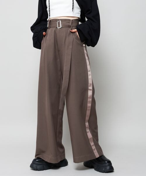 PAGEBOY（ページボーイ）の「ラインワイドパンツ（パンツ・ブラック09/グレージュ13/ブラウン58・F）」の9枚目の写真