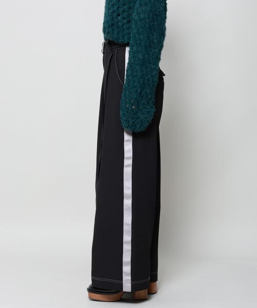 PAGEBOY（ページボーイ）の「ラインワイドパンツ（パンツ・ブラック09/グレージュ13/ブラウン58・F）」の20枚目の写真