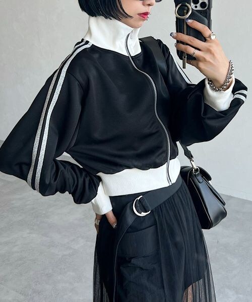 PAGEBOY（ページボーイ）の「ラメラインショートトラックジャケット（ジャケット/アウター・ホワイト×ブラックラメライン05/ブラック×ホワイトラメライン09・F）」の18枚目の写真