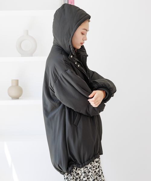 mysty woman（ミスティウーマン）の「フード中綿ミドルブルゾン（ジャケット/アウター・エクリュ08/ブラック09/ライトカーキ74・F）」の15枚目の写真