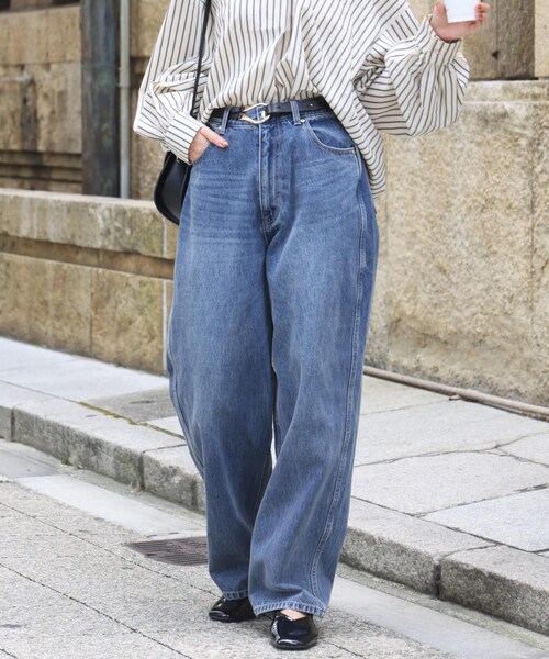 Chez toi(シェトワ)の「セミカーブデニム(デニムパンツ・レディース・サックスブルー/インディゴブルー・S/M)」の1枚目の写真