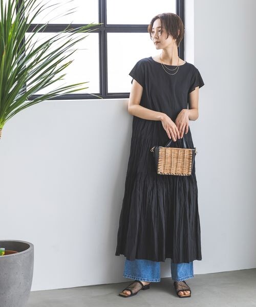 LEPSIM(レプシィム)の「クリンクル切り替えフレンチスリーブワンピース(ワンピース/ドレス・ブラック09/ピンク23/オリーブ74・FREE SIZE)」の4枚目の写真