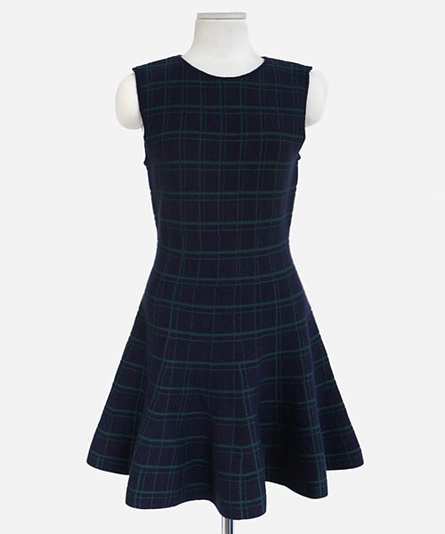 DHOLIC（ディーホリック）の「チェックノースリーブフレアワンピース（ワンピース・レディース・ブラックグレートーン/ネイビートーン/ブラックトーン/ベージュ・FREE）」の4枚目の写真